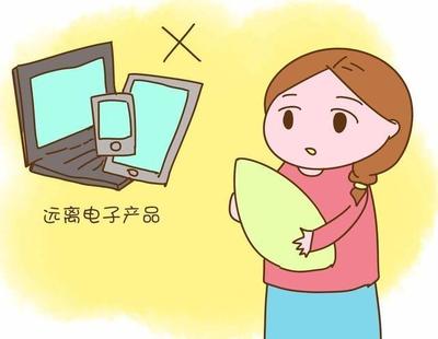 愛玩手機(jī)的媽媽坐月子時請放下手機(jī) 傷眼睛只是冰山一角，更大的隱患讓人后怕